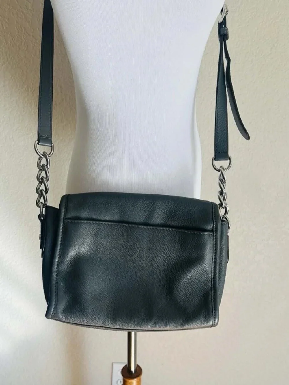 MICHAEL Michael Kors Margo Pebbled Leather Crossbody Bag - Gray 005